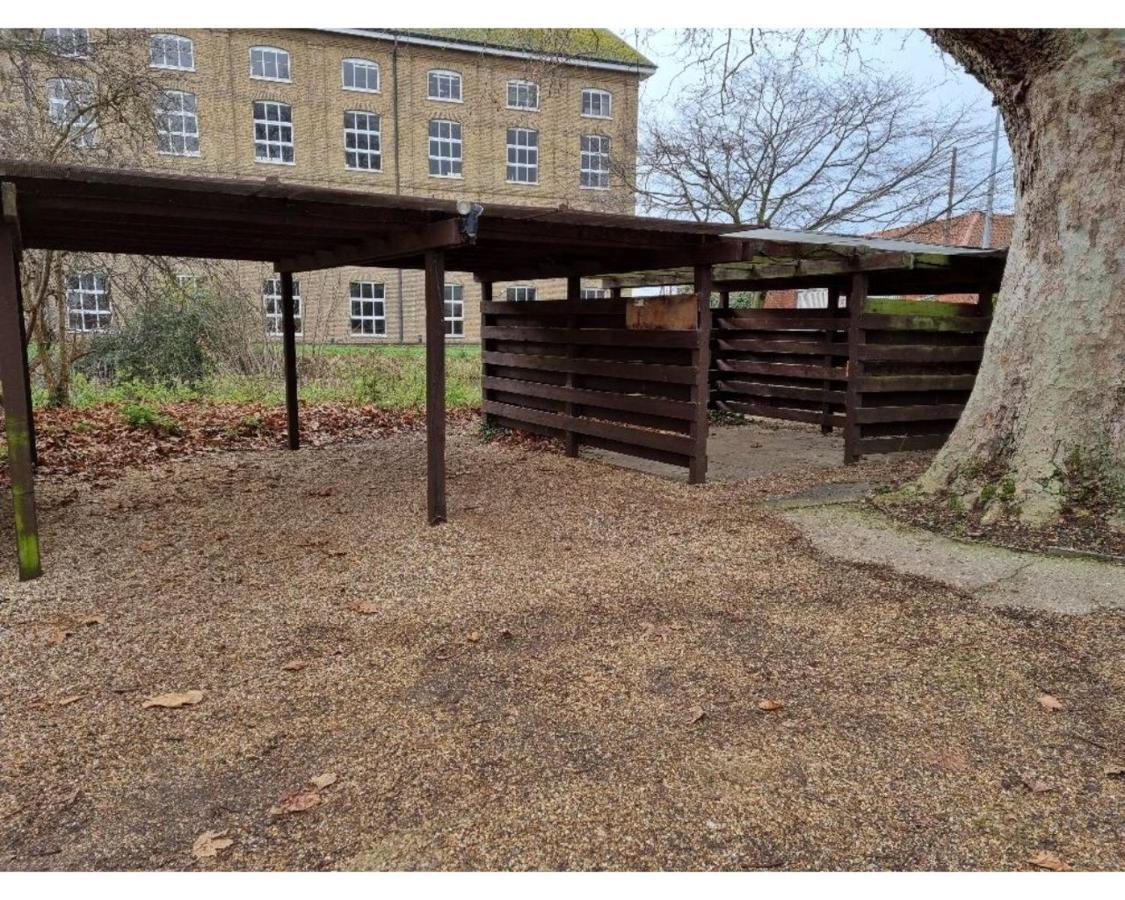 Canal Side Retreat - 2 Bedroom Apartment Heybridge  Exterior foto